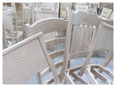 Sculpture sur chaises en bois : Liquidation Mauricie